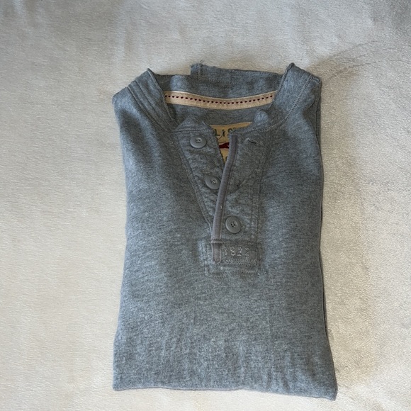 Hollister Long Sleeve Henley size XL - Picture 1 of 7